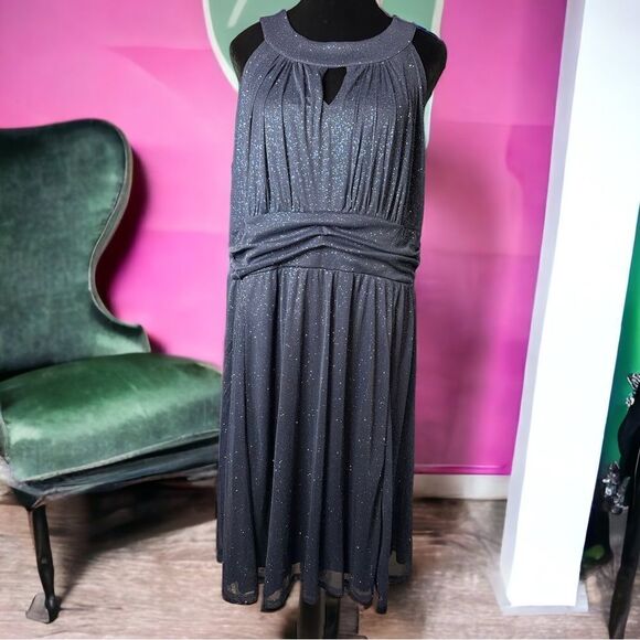 NWT Womens Formal Dress (16W) - Picture 1 of 5